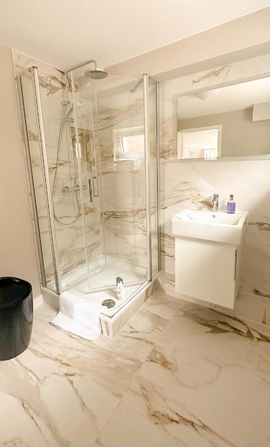 Modernes & Komfortables 1 Zimmer-Souterrain-Apartment Хамбург Екстериор снимка
